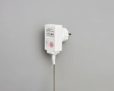 Produktbild von Sterntaler Sternenkette | Weihnachtsstern Kette | 9 Sterne | 18 Zacker | 8cm | Innen und Außen | LED | Netzstecker | mit Timer, Farbe:weiß