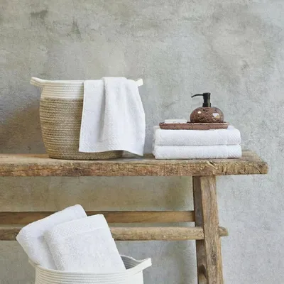 Produktbild von Eleganzzz Frottee-Handtuch 50x100cm – Weiß – 30x50 – 100% Baumwolle – saugstark