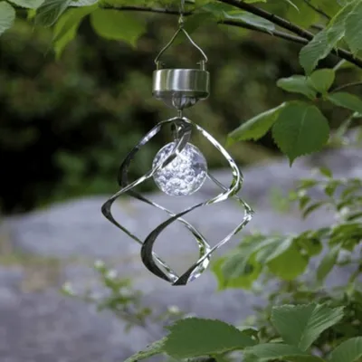 LED  Solar Windspiel 'Spiral' - kaltweiße LED - Dämmerungssensor - drehend und leuchtend - silber