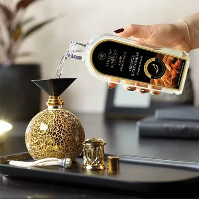 Zdjęcie produktu dla Wkład do Lampy Zapachowej Orange & Cinnamon 250ml Ashleigh & Burwood