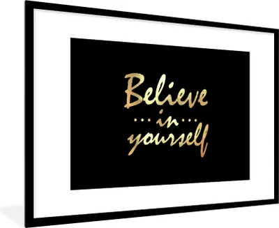 Produktbild von MuchoWow® Gerahmtes Poster Zitat - Zuversicht - Gold 90x60 cm - Poster mit Schwarzem Bilderrahmen Wandposter Rahmen Foto Bilder - Wanddekoration - Fotos