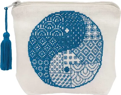 Produktbild von Auslaufmodell Le Bonheur des Dames Etui Kreuzstich Stickpackung  "Etui Yin Und Yang", Zählmuster, 15x12x4,5cm