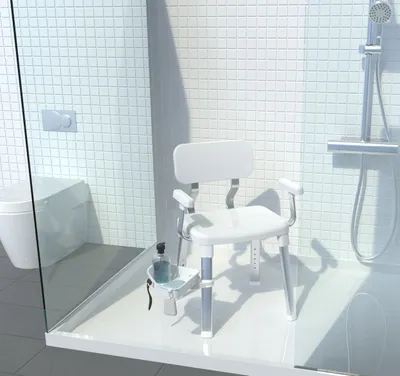 Produktbild von "Dusch- und Badehocker mit Rücken- und Armlehnen sowie schwenkbarer Ablage"