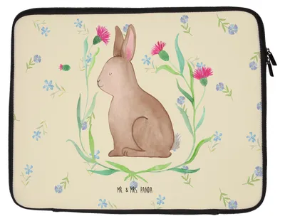 Produktbild von Mr. & Mrs. Panda Hülle Laptop Hase Sitzen 33 x 42 cm - Blumig - Geschenk, Ostergrüße, Tasche, Ostern, Notebooktasche, Laptophülle, Liebe, Laptoptasche, Frohe, Osterhase