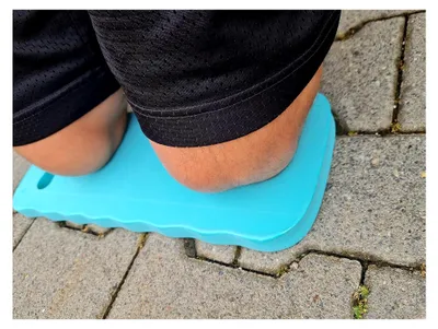 Produktbild von 2 Stück Kniekissen für den Garten 41x16x2cm Kniepolster blau grün Kniematte mit Tragegriff wasserfest und komfortabel