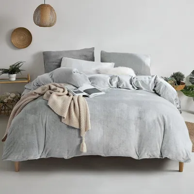 Produktbild von Winter Plüsch Bettwäsche Set 200x220cm Hellgrau mit 2 Kissenbezügen 80x80cm
