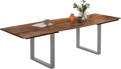 Produktbild von Baumkantentisch 140 (220) x 90 cm Adina, Akazienholz nussbaumfarben & massiv, Esszimmertisch mit 2 Ansteckplatten, Silbernes U-Metallgestell, Platte 26mm
