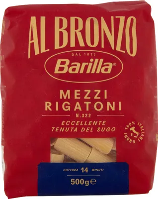 A bag of Barilla Mezzi Rigatoni pasta.