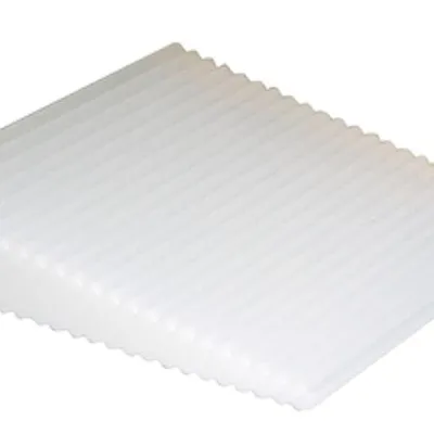Immagine prodotto di Cuneo per porta WAGNER STICK 2 pezzi - 70 x 60 x 15 mm, in gomma piena bianca, per lo scorrimento sotto, protegge porta e parete - 15692502