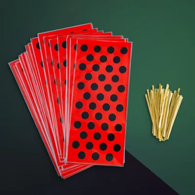 Produktbild von PRECORN 50 Geschenktüten Kindergeburtstag Ladybug Marienkäfer Look –Rot mit schwarzen Punkten Party-Tüten für Mädchen & Jungs Mitgebsel Geschenkbeutel