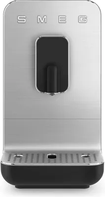 Produktbild von Superautomatische Kaffeemaschine SMEG BCC11BLMEU 1.4L 19 bar integriertes Mahlwerk grau