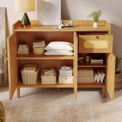 Productafbeelding van Dressoir 120x40x91cm – Kommode met rieten beklede deuren in eikenlook, met soft-close sluiting en verstelbare legplanken, geschikt voor woonkamer en hal