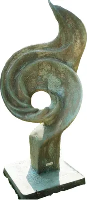Produktbild von Gartenfigur Skulptur Modern Valentino mit Initialien von der Künstlerin Fiona Jane Scott Perfekt für den Garten oder ihren Vorgarten Frostfest Witterungsbeständig und Neu 149cm H, V-210100