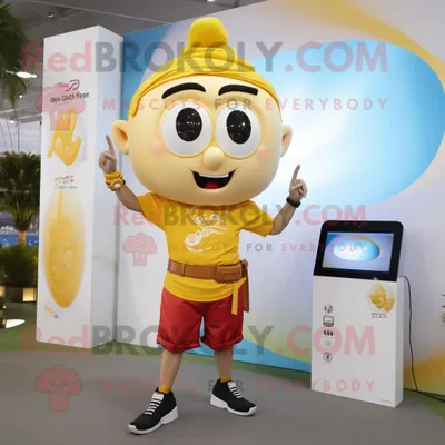 Productafbeelding van Gold Pad Thai mascotte REDBROKOLY kostuum karakter gekleed met een capribroek en smartwatches