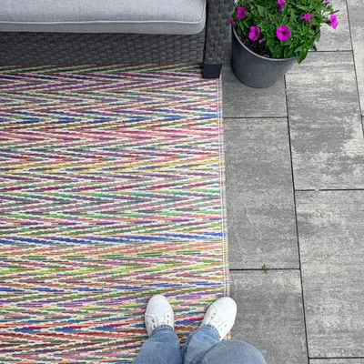Produktbild von Outdoor Teppich 150x200 cm - Schnell Trocknend - Wetterfest - UV-beständig & pflegeleicht - Zum Garten Balkon Terrasse - Wellen Mehrfarbig