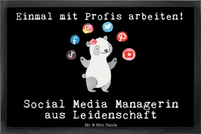 Produktbild von Mr. & Mrs. Panda Schmutzfangmatte Social Media Managerin Leidenschaft 40 x 60 cm - Schwarz - Geschenk, fußmatte, Gummimatte, Sauberlaufmatte, Fußabstreifer, Fussmatte