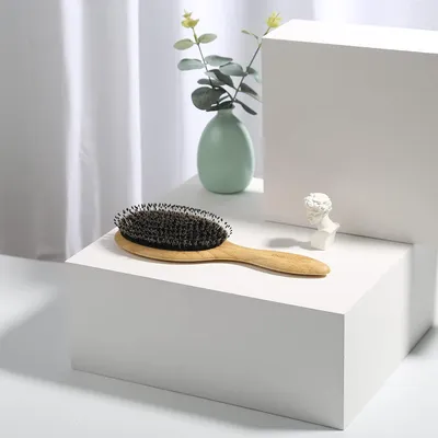 Produktbild von Ovale Haarbürste für Damen, Herren und Kinder - Bambus mit Wildschweinborsten und Nylonstiften