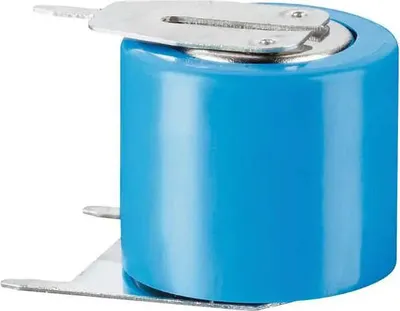 A single blue battery with silver metal contacts on a white background.