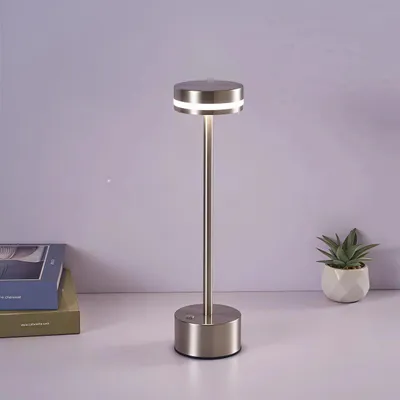 Produktbild von LED Tischlampe Kabellos, 1800mAh Touch Dimmbare Tischleuchte, USB Wiederaufladbar, 3 Farbtemperatur Nachttischlampen, Augenschutz-Nachtlicht, Silber