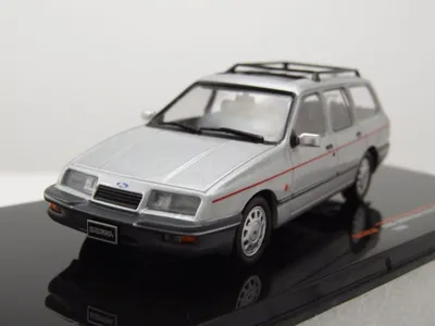Produktbild von Ixo Models CLC391 Ford Sierra Ghia Estate Kombi 1988 silber 1:43
