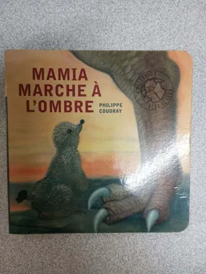 Image de Mamia marche à l'ombre