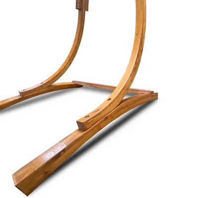 Zdjęcie produktu dla Krzesło wiszące z drewnianym stojakiem Rijoka - obciążenie 120 kg - 120x120x210 cm