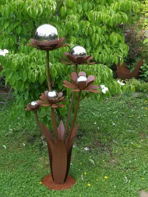 Produktbild von Edelrost Blume Blumenzauber mit Edelstahlkugeln, 120 cm