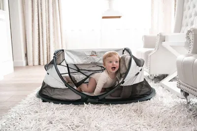 Produktbild von DERYAN Baby Luxus Reisebett – Inklusive selbst aufblasbarer Matratze - Silber