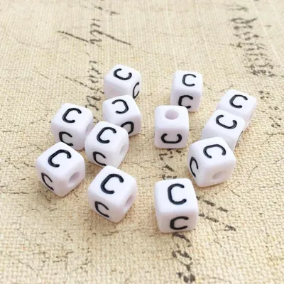 Image de Perles pour lettres, 30 pièces, 6x6 mm, blanc avec noir, carré, lettre C