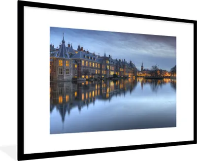 Produktbild von MuchoWow® Gerahmtes Poster Den Haag - Fluss - Inneres Gericht 90x60 cm - Poster mit Schwarzem Bilderrahmen Wandposter Rahmen Foto Bilder - Wanddekoration - Fotos