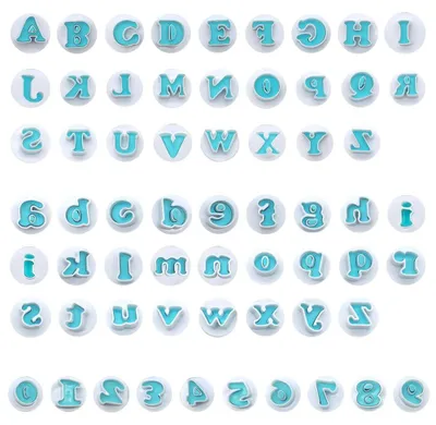 Produktbild von Set mit 62 wiederverwendbaren Fondant-Buchstabenformen in Form von Buchstaben und Zahlen für Kuchen und Kekse.