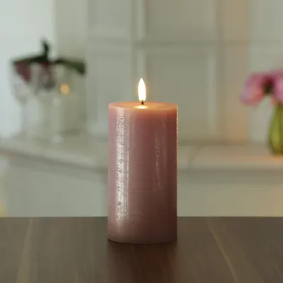 Produktbild von LED Kerze PIA - Rustik-Optik - Echtwachs - H: 15cm - D: 7,8cm - Timer - bis zu 1000 Std. - rosa