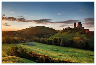 Produktbild von Wallario Küchenrückwand aus Glas, Größe: 90 x 60 cm, Motiv: Schlosspanorama in England bei Sonnenaufgang | Spritzschutz | abwischbar | pflegeleicht | in