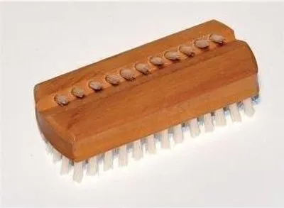 Produktbild von Nagelbürste groß mit Nagelreihe