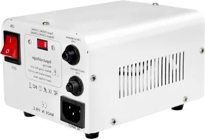 Productafbeelding van Spanningsomvormer – 110 V naar 220 V – Omvormer voor apparaten met dubbele spanning