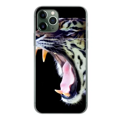Produktbild von MuchoWow® Handyhülle Schutzhülle Hülle für iPhone 11 Pro Brüllender Tiger auf schwarzem Hintergrund Silikon Softcase Handy Hülle