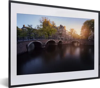 Produktbild von MuchoWow® MuchoWow® Gerahmtes Poster Ein Sonnenuntergang über der Keizersgracht in Amsterdam 40x30 cm - Poster mit zchwarzem Bilderrahmen - Bilderrahmen - Poster im Rahmen
