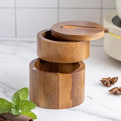 Produktbild von Salzbehälter aus Holz mit Löffel und magnetischem Schwenkdeckel für Meersalz, Gewürze und Pfeffer