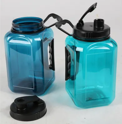 Produktbild von Sporttrinkflasche ca. 2,4 L aus Kunststoff – große Wasserflasche für Training Fitness Outdoor und Alltag leicht robust und auslaufsicher