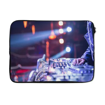 Produktbild von MuchoWow® Laptop Hülle 14 ZollDJ hinter einem Mischpult Laptoptasche - Laptoptasche - Stoßsicher - Schutzhaube