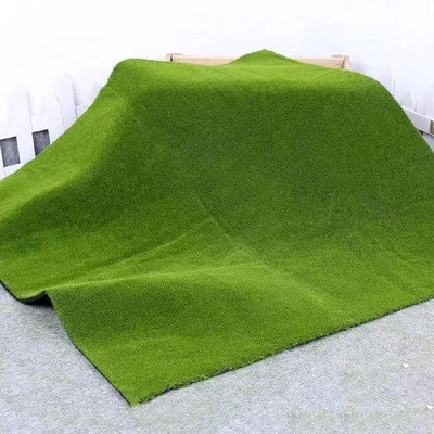 Zdjęcie produktu dla Mata z sztucznego mchu 100 cm x 100 cm do dekoracji miniaturowych i ogrodów