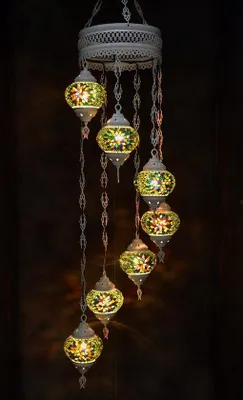 Immagine prodotto di Lampada a sospensione in vetro verde con mosaico colorato, lampadario orientale con 7 sfere, realizzato a mano in Turchia