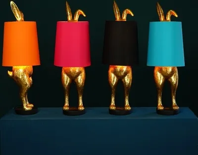 Immagine prodotto di Lampada da tavolo Hiding Bunny, oro/magenta, poliresina, 24x24x74 cm, E27, cavo: 1,4 m