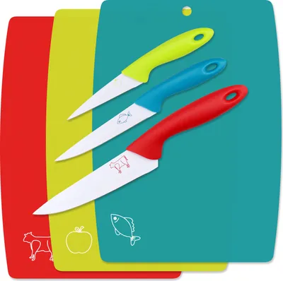 Produktbild von WELLGRO 3-tlg. Schneidebretter Set inkl. 3 Messer - blau, rot, grün - Kunststoff/Metall - antibakterielle Küchenbretter