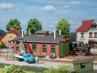 Produktbild von Auhagen 11355 H0 Lokschuppen für Schmalspurbahnen mit Bockkran