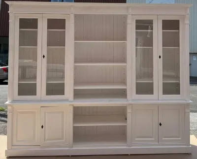 Produktbild von Casa Padrino Landhausstil Schrank Weiß 286 x 51 x H. 228 cm - Massivholz Bücherschrank - Wohnzimmerschrank - Regalschrank - Büroschrank - Landhausstil Möbel
