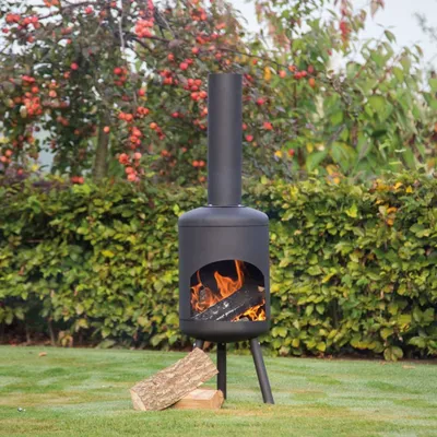 Produktbild von RedFire Gartenkamin, pulverbeschichteter Stahl, Schwarz, modernes Design, \u00d8 30 x H 115 cm, Schornstein f\u00fcr optimalen Rauchabzug, inkl. Holzrost