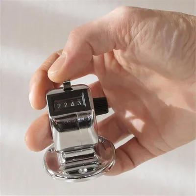 Produktbild von Mechanischer Handzähler mit Sockel