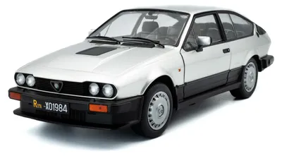 Produktbild von Solido 421186543 Alfa Romeo GTV6 1984 silber 1:18