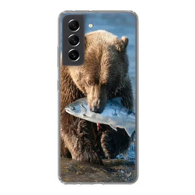 Produktbild von MuchoWow® Handyhülle Schutzhülle Hülle für Samsung Galaxy S21 FE Bär - Braun - Fisch Silikon Softcase Handy Hülle - Mobiltelefonhülle